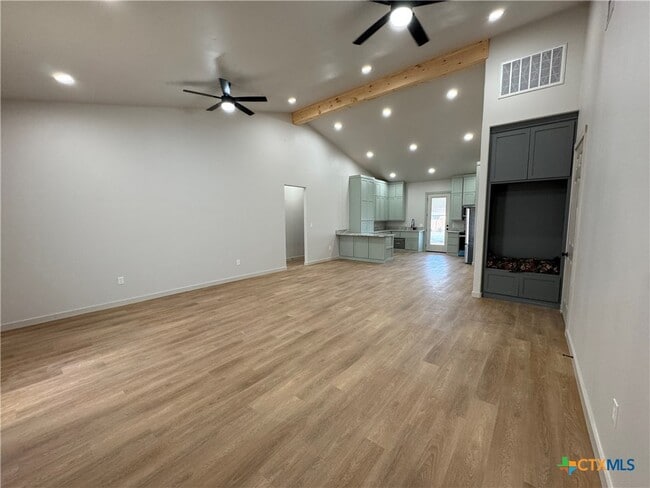 Photo - 318 Warehouse Rd