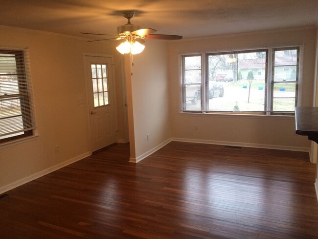 141 N Overhill Dr