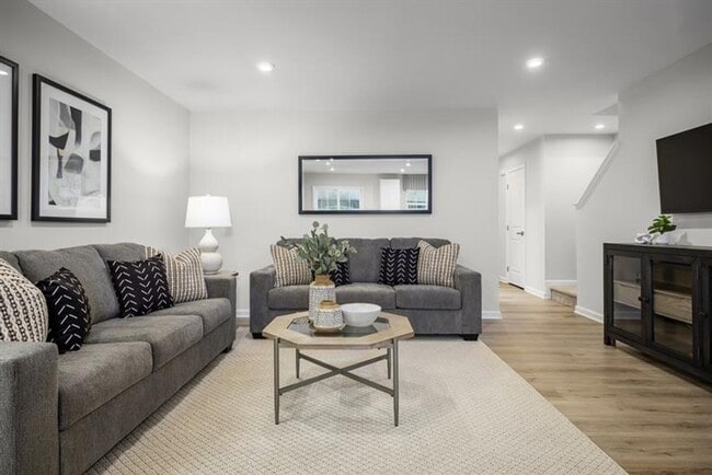 Photo - 3215 Edgemead Cir NW