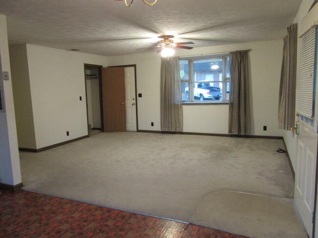 Photo - 15 Circle Dr
