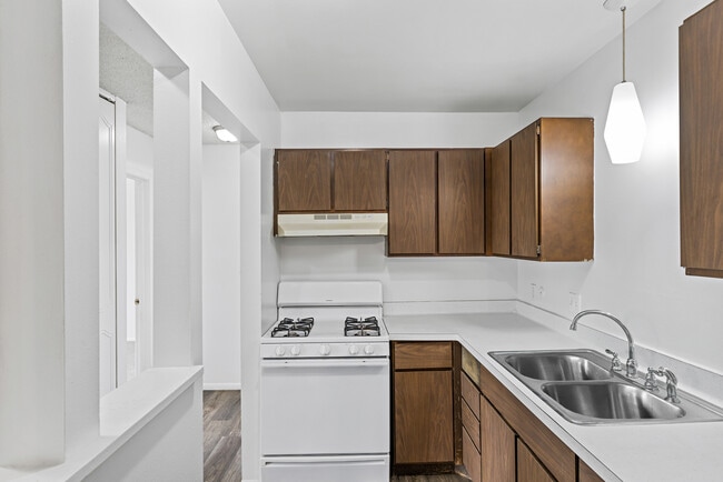 Photo - Riverside Apartments