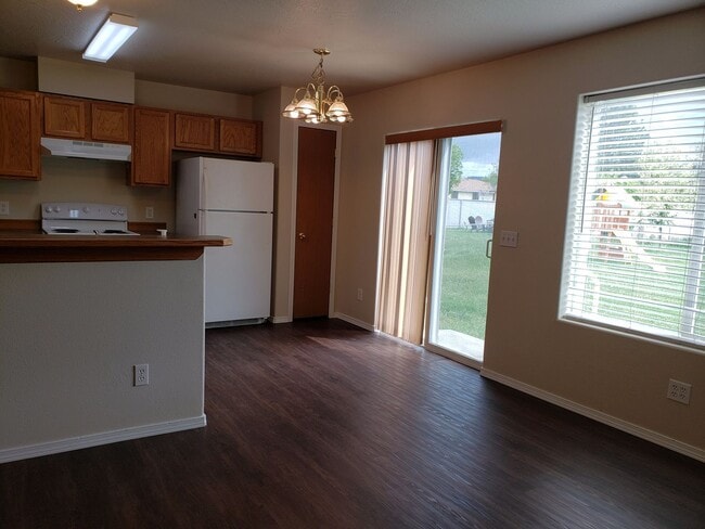 Photo - Wonderful Updated 3 bedroom 2 Bath 3 level Duplex in Post Falls.