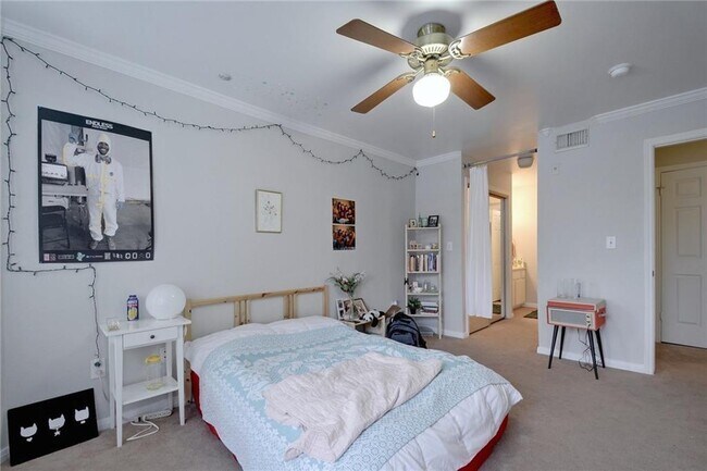 Photo - 501 W 26th St Unit 121