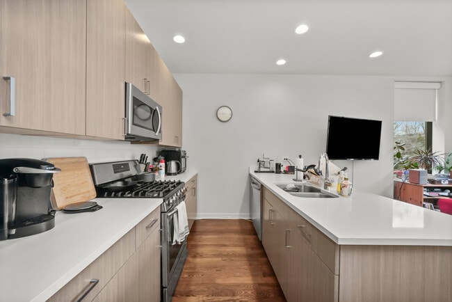 Photo - 838 W Erie St Unidad 1W