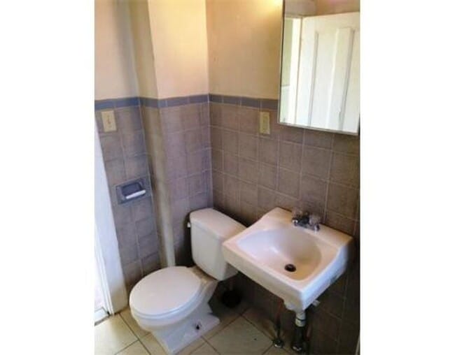 Photo - 12 Baxendale Ave Unit 3