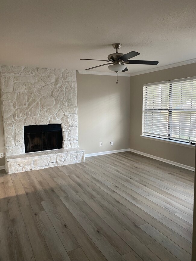 Living Room - 3850 Creighton Rd Unit D