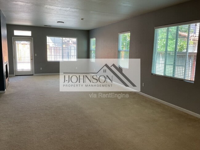 Photo - 4343 Middlefield Dr