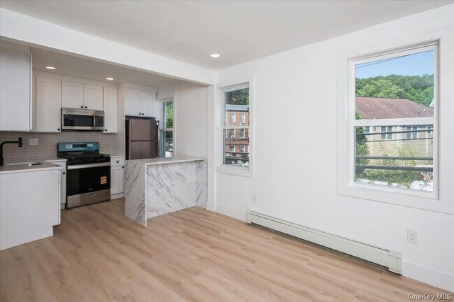 Photo - 192 Grand St Unit Apt 2