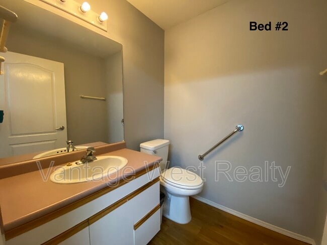 Photo - 453-453 Morrison Ave