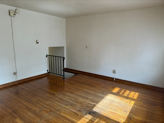 Photo - 3143 Grasmere Ave