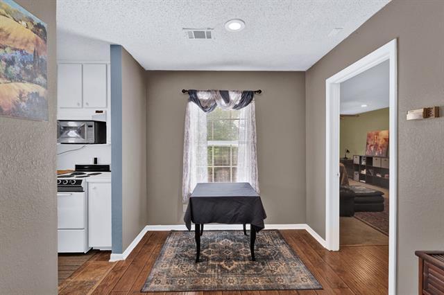 Photo - 3310 Darby Ln