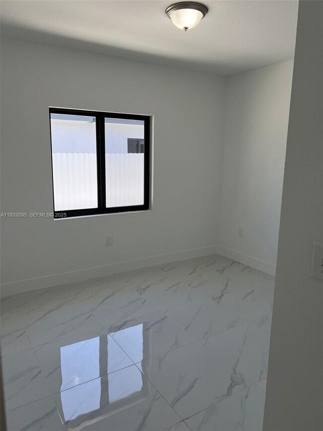 Photo - 11982 SW 213th St