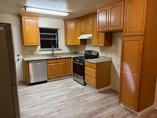 Building Photo - 2712-2716 Adeline St, Unit 2716  B