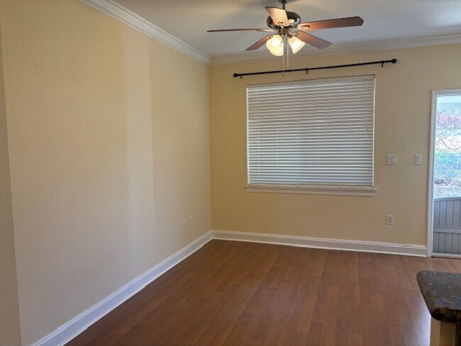 Photo - 532 Valparaiso Pkwy