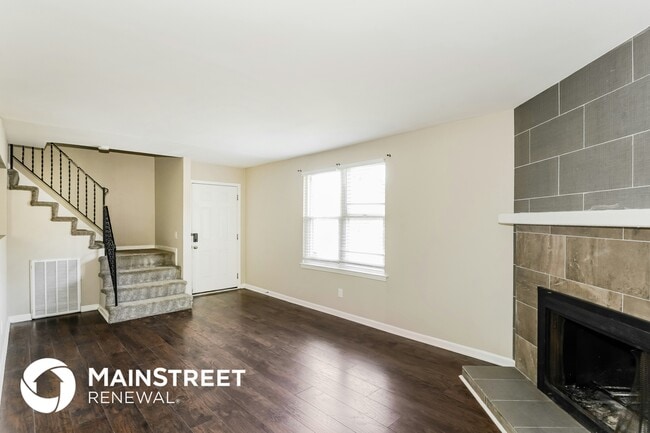 Photo - 105 Nelson Ct W