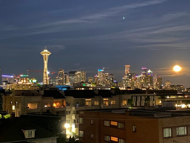 Photo - 415 W Mercer St Unidad 504