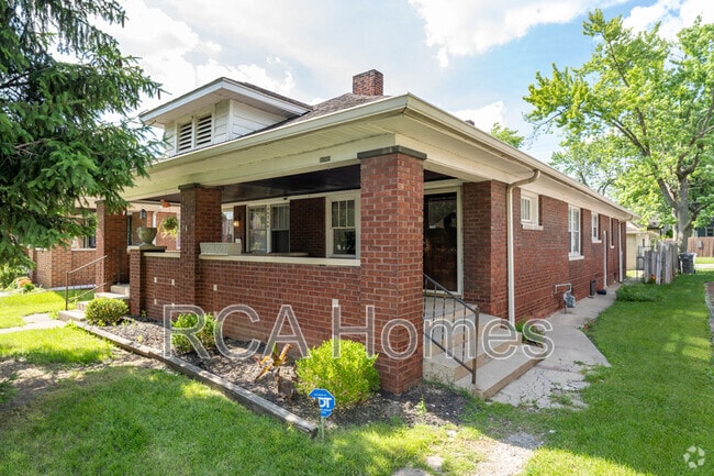 Building Photo - 4908 E 10th St Rental