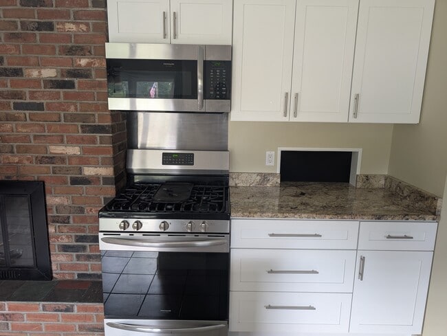 Photo - 14 Wellington Rd Unit Upstairs