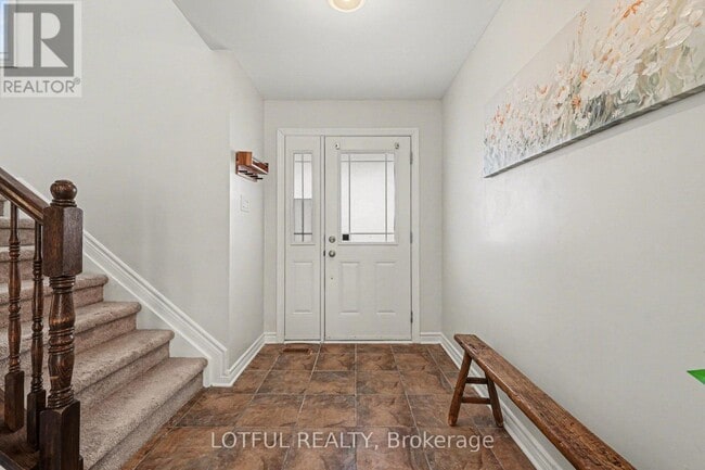 Photo - 513 Paul Métivier Dr.