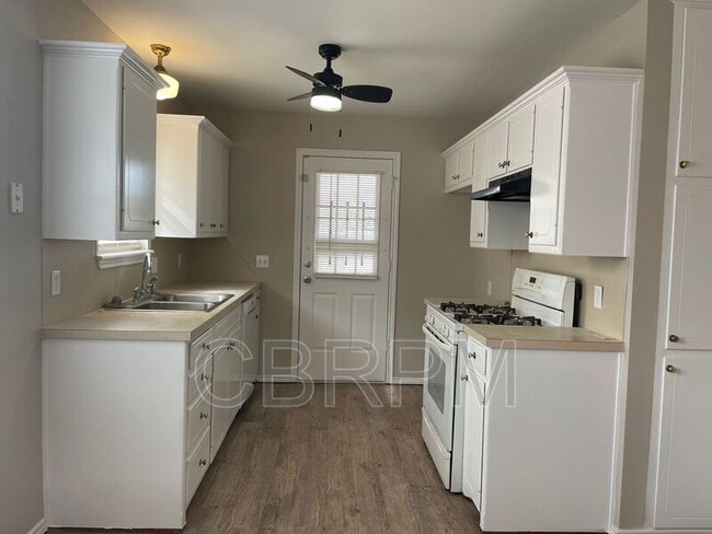 Photo - 2608 Amherst St