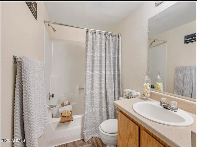 Photo - 5750 N 59th Ave Unidad 1B