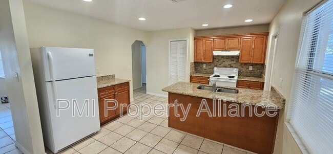 Photo - 411 Edwin St