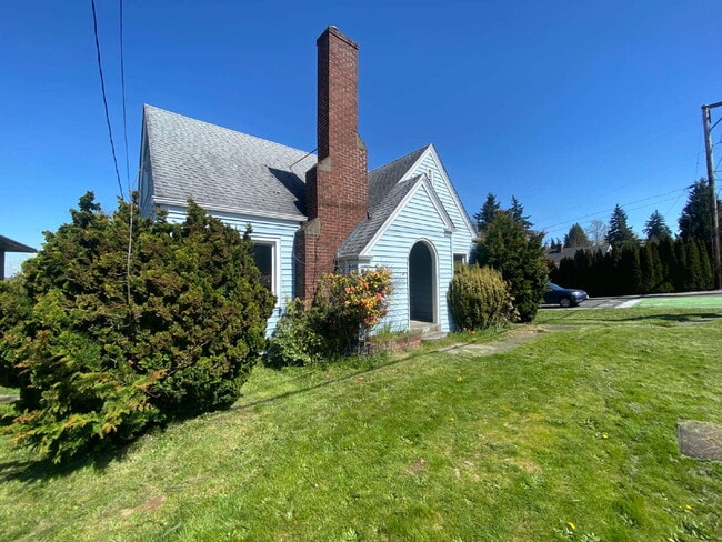 Photo - Walk to Whole Foods, Catch a Game at Civic Field, and Ride the Bus with Ease – Prime Lakeway Loca...