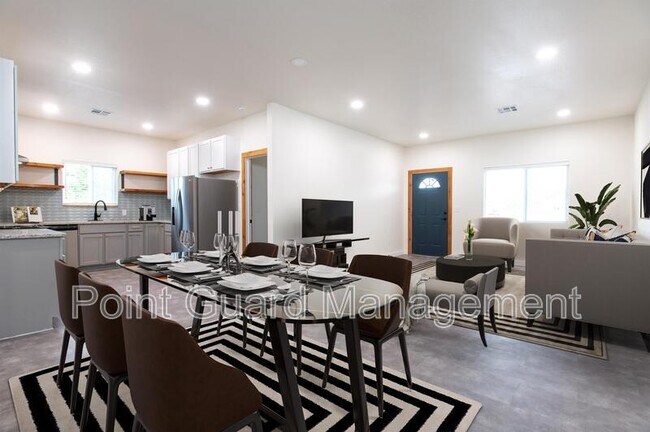 Photo - 2875 N Oliver St