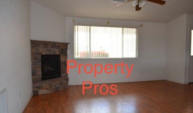 141 S 8th Pl