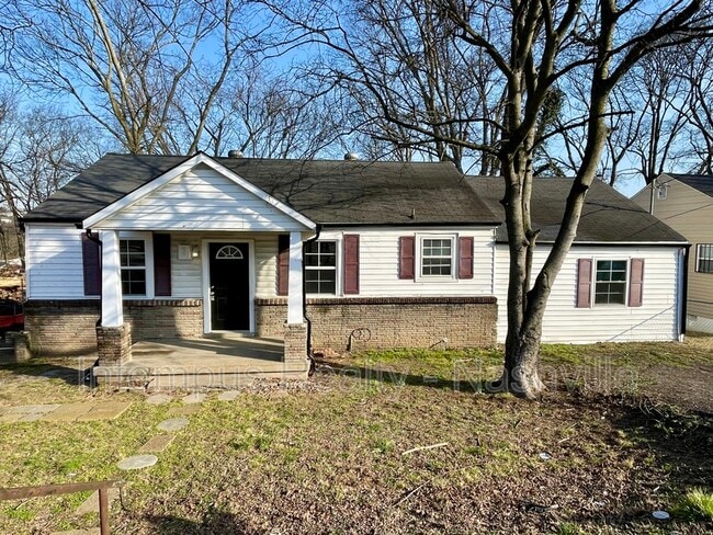 Building Photo - 109 W Trinity Ln