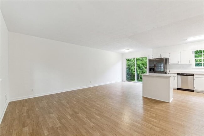 Photo - 155 Rockfort Ct