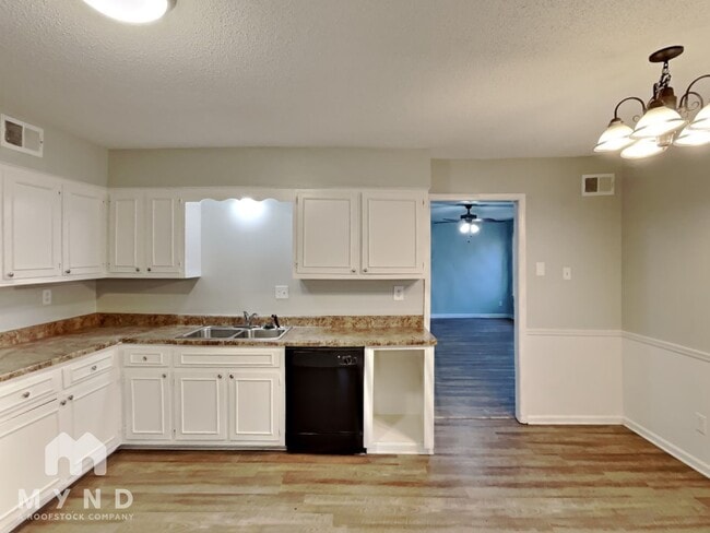 Photo - 2888 Baywood Dr