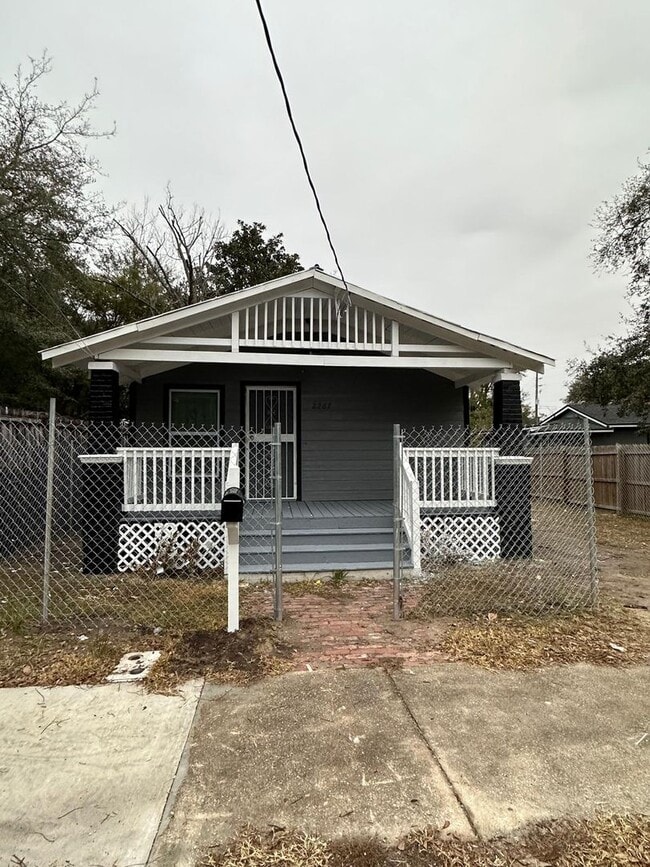 Photo - Fully Renovated 3/1 Single Family House Available for Immediate Rent!