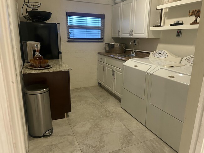 Photo - 2565 Meadow Rd