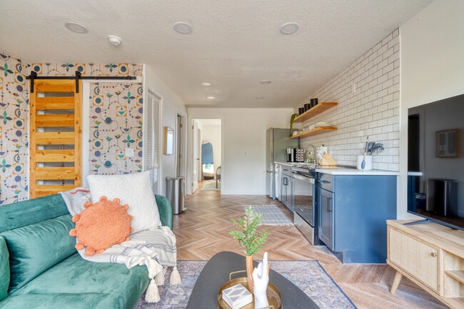 Building Photo - 5222 SE Holgate Blvd Unit 2