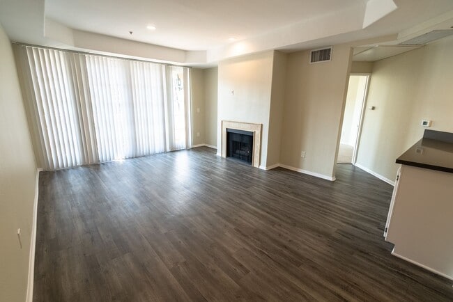 Photo - 114 North Doheny Drive