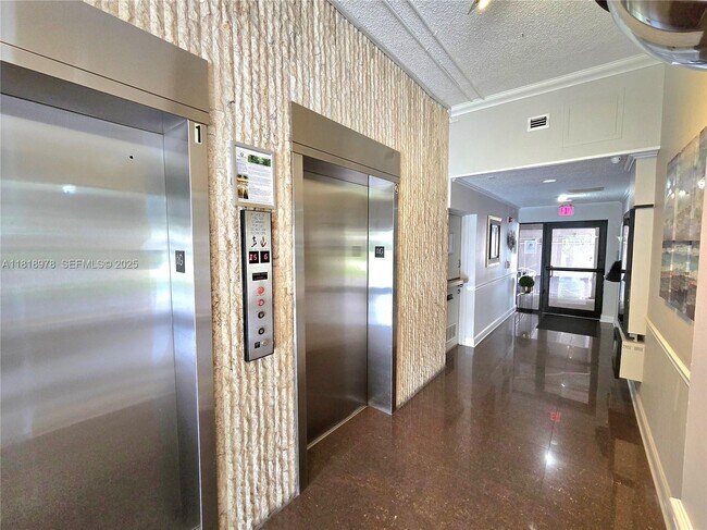 Photo - 2500 NE 135th St Unit B208