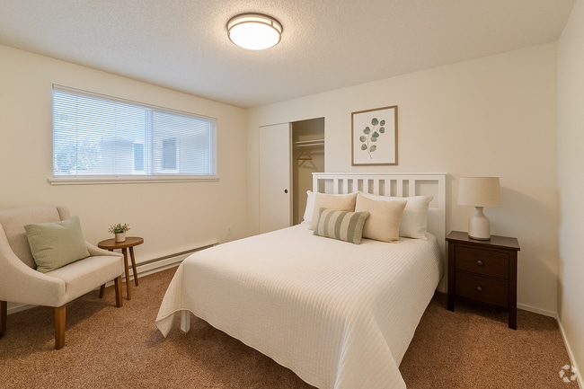Building Photo - Welcome to Meadow Creek Apartments in Lake... Unit 24