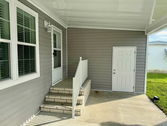 1283 Jamestown Dr