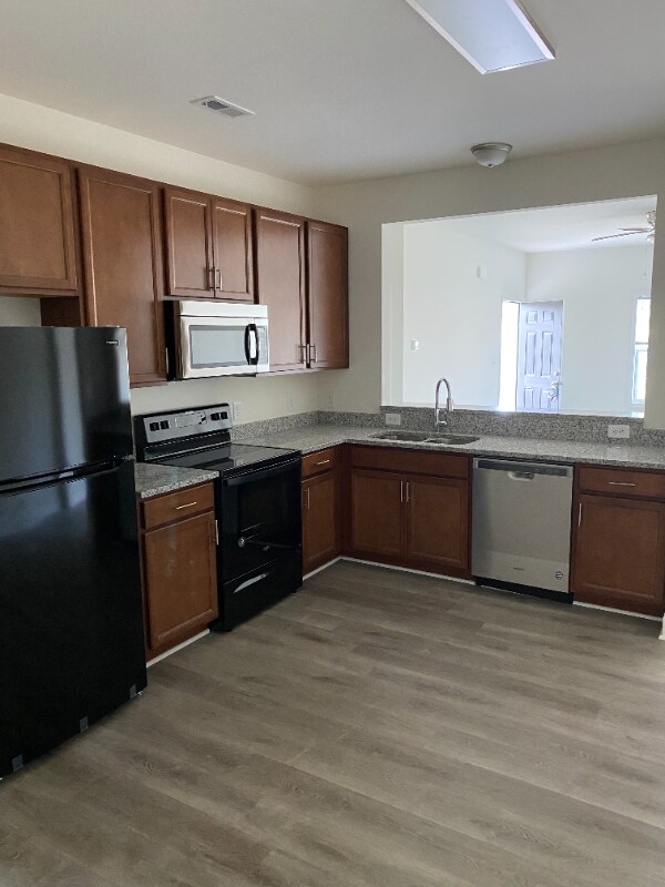 Photo - 105 W Langdon Ave Unidad A