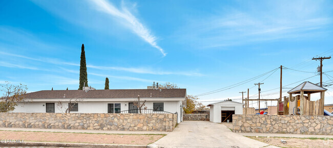 Building Photo - 3700 La Luz Ave Rental