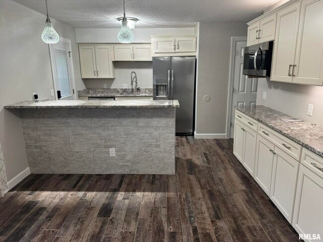 Photo - 1728 Taylor St