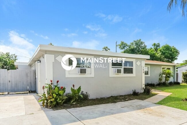 Building Photo - 4 Bedroom Pet-Friendly Home in Lantana, FL...