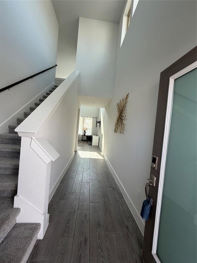 Photo - 8603 Cumbrae Ln