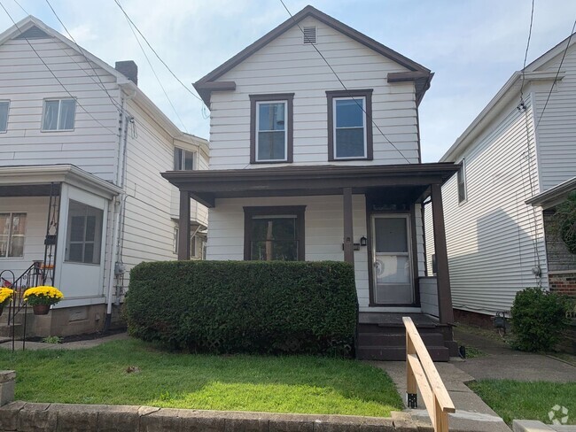 Building Photo - Ambridge - 4 Bedroom, 2 Bath House - Large...