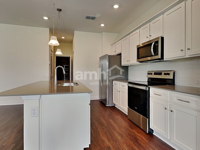 Photo - 27422 St Andrews Ave