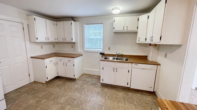 Photo - 155 Center St Unit 2