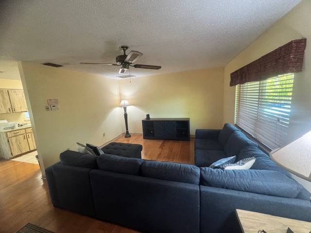 Photo - 110 Truman Ave NE