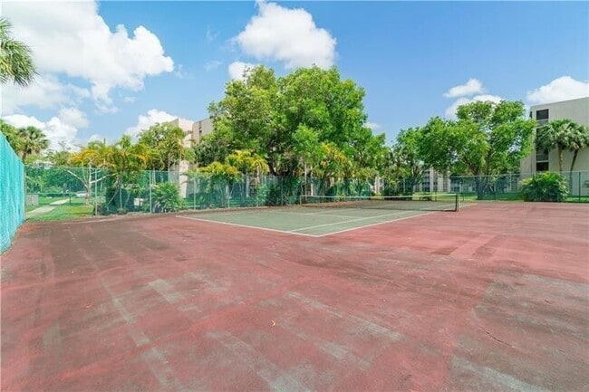 Photo - 1075 Riverside Dr Unit 207