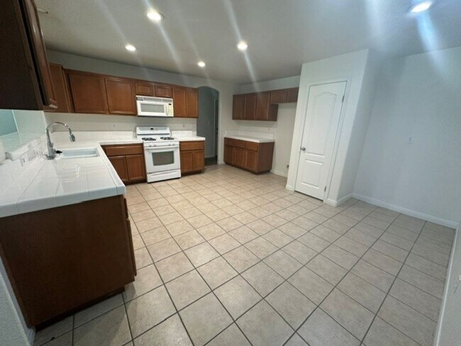 Photo - Nice four bed, two bath home in Northwest!!